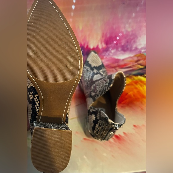 STEVE MADDEN Cedar Western Style Bootie - Picture 10 of 10